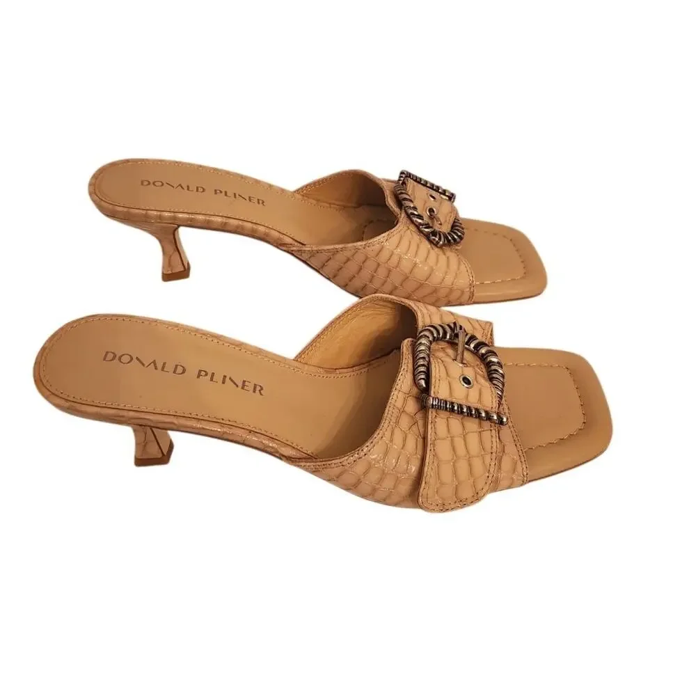 NWOB Donald Pliner Croco Patent Leather Gabz Heels Sand 8.5M